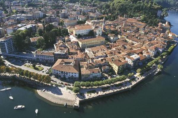 Arona: le scuole materia di campagna elettorale