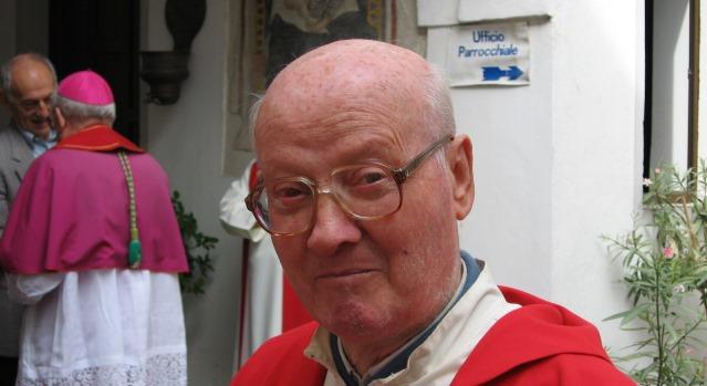 Borgomanero dice addio a don Carlo Rosa