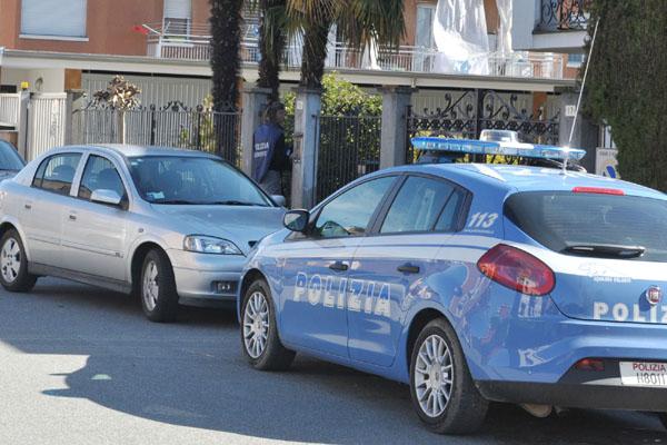 Anziana rapinata in casa a Novara