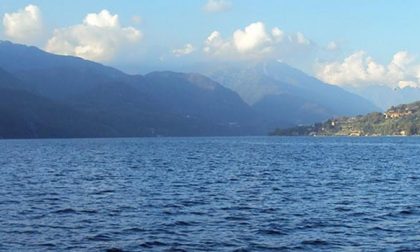 Canoista tratto in salvo dalle gelide acque del lago d’Orta