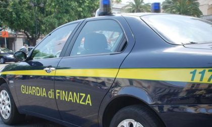 Fiamme Gialle sequestrano 3mila vestiti in negozi cinesi