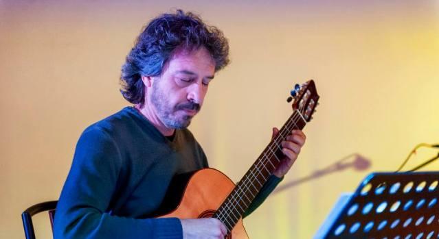 Jazz inedito al Rosmini con chitarra e bandoneon