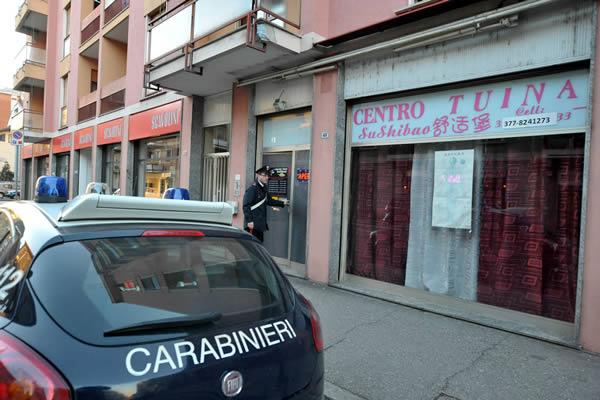 Carabinieri chiudono altro centro massaggi cinese
