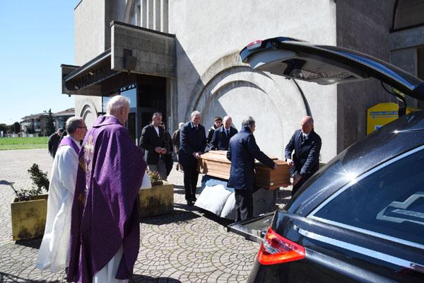 Commosso saluto a Davide Gabasio nella chiesa di S. Francesco