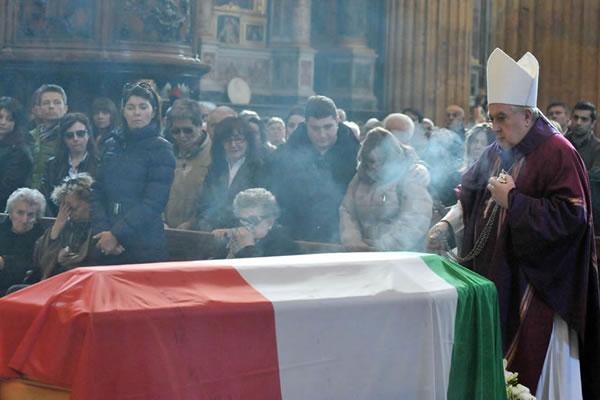 Duomo di Novara gremito per i funerali di Francesco Caldara (FOTOGALLERY)