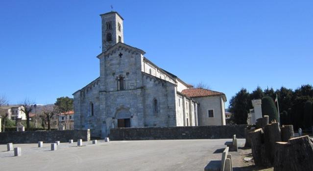 Nuova “cornice” per la parrocchiale di Armeno
