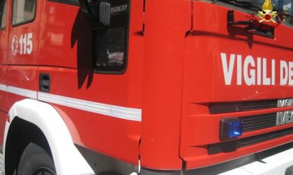 Vigili del fuoco impegnati in tutta la provincia per i danni arrecati dalle forti raffiche di vento