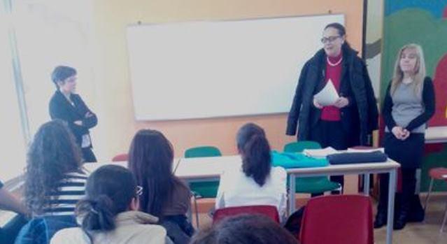 Il mondo del lavoro spiegato ai cittadini stranieri