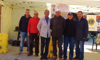 In corso in piazza Martiri a Borgomanero la raccolta degli occhiali dei Lions