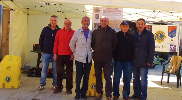 In corso in piazza Martiri a Borgomanero la raccolta degli occhiali dei Lions