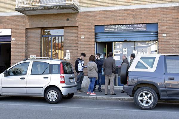 Quei cellulari (pagati) che tardano ad essere consegnati…