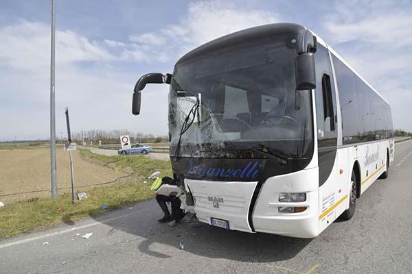 Strada provinciale della Valsesia chiusa per circa un’ora per l’incidente a Cesto