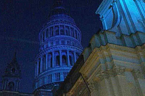 Un grande girotondo e la Cupola blu del colore del cielo per sensibilizzare sull’autismo