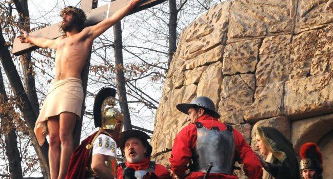 Venerdì Santo, Romagnano Sesia si trasforma in una piccola Gerusalemme