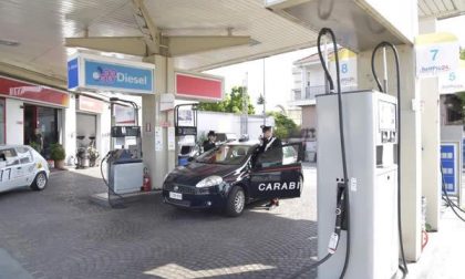 Distributore della Esso preso di mira dai ladri