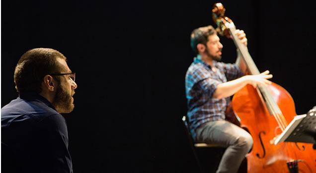 Four Music School, infilata di saggi