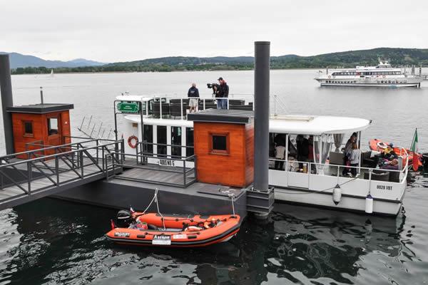 Il primo taxi galleggiante attracca ad Arona