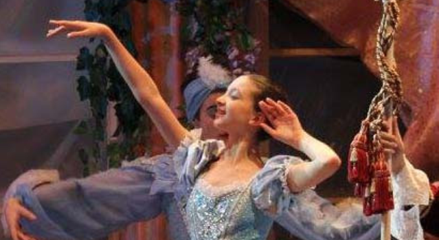 A Borgomanero il “pas d’adieu” di due baby promesse della danza