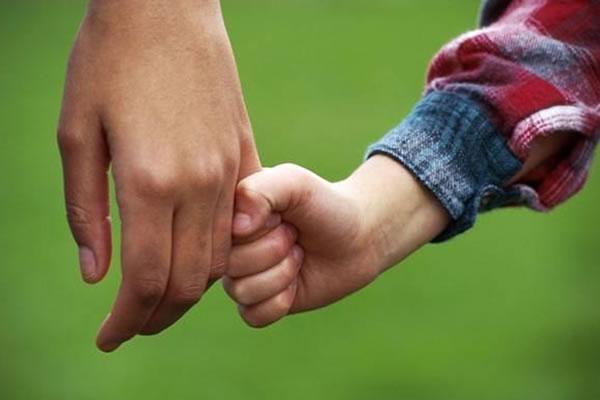 Affido familiare: l’appello per far crescere le famiglie disponibili