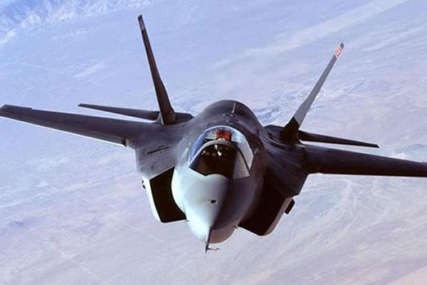 Confermati i 90 caccia F35