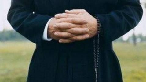 Generosità record, la festa per il parroco “frutta” 1500 euro