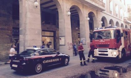In corso Cavour carabinieri e vigili del fuoco