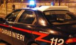 Biella litiga dal balcone con una vicina di casa e le lancia un coltello da cucina