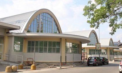 Asfaltatura notturna in viale Dante a Novara