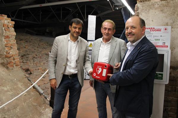 “Novara ci sta a cuore”: posizionati 15 defibrillatori