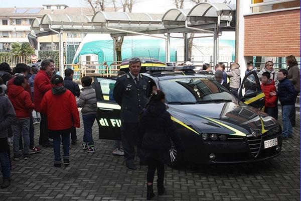 Serravalle Sesia: finanziere novarese salva dal canale una donna