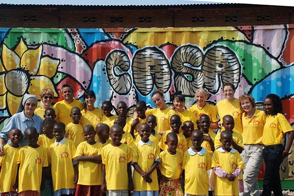 Spazio per la distribuzione di vestiario con Casa Alessia