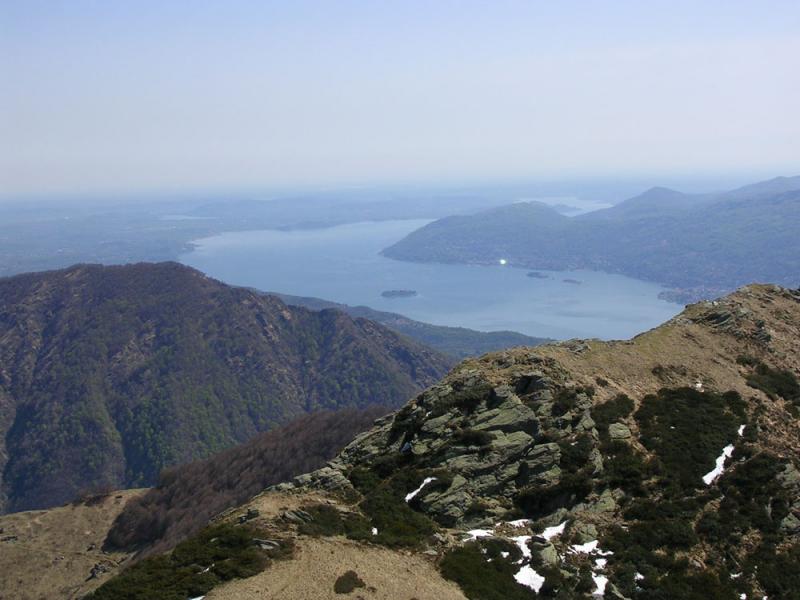 Tragedia sul lago Maggiore: ventenne muore annegato