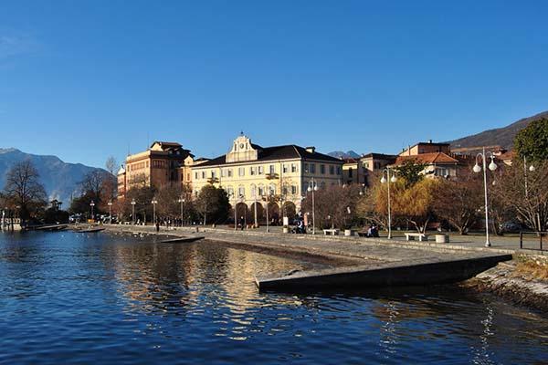 24enne privo di vita nelle acque di Suna: ha una ferita al petto