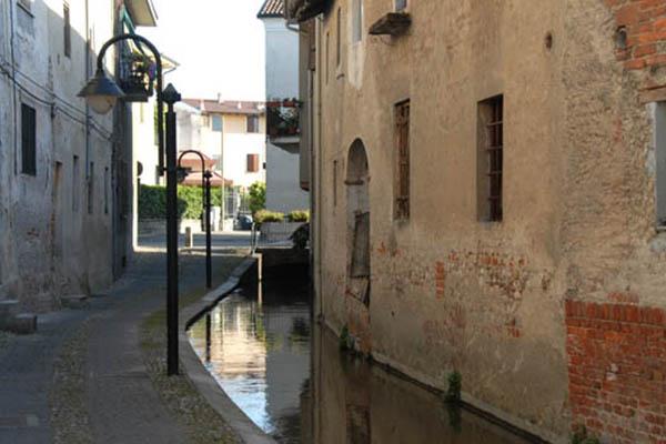 A cameri troppe case abbandonate e pericolanti