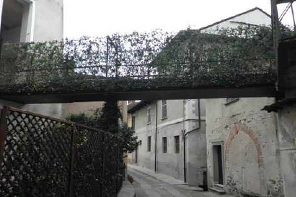Ancora sotto i riflettori il ponte delle monache a Orta