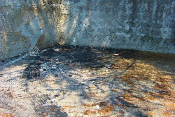 Attimi di grande paura, una Fiat Panda ha improvvisamente preso fuoco