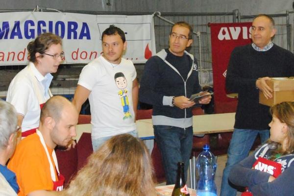 Cena in giallo per sensibilizzare alla donazione di plasma