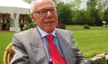Doppio riconoscimento per il prof di matematica che ama la poesia