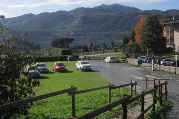 Orta: finisce contro il guardrail, centauro in ospedale