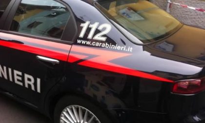 Ruba vestiti in centro a Novara, denunciato