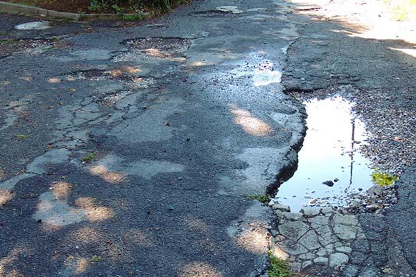 Vialetti pericolosi, «vi abbiamo avvertiti»