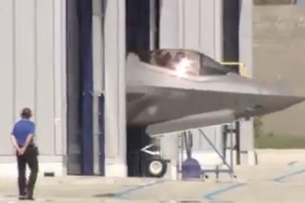 F-35 Lightning II italiano: ecco il VIDEO del primo volo