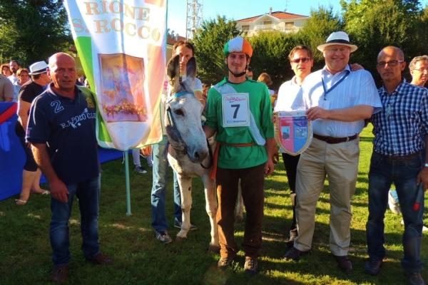 Giallo al Palio degli Asini di Borgomanero