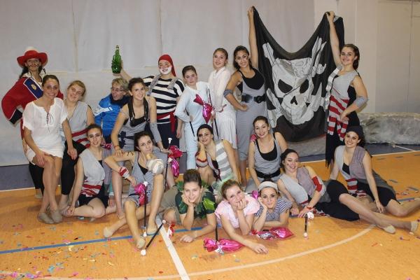 Il twirling “invade” Orta per solidarietà
