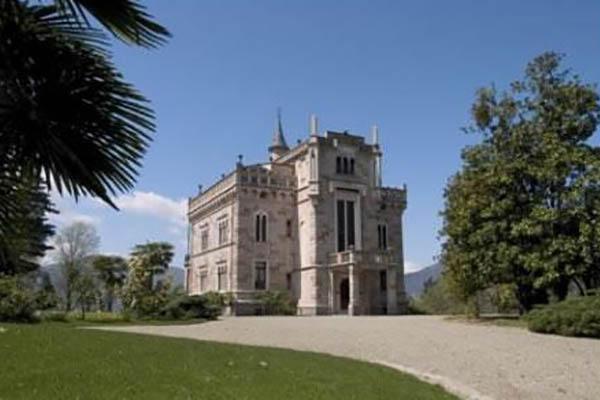 Miasino: ha fatto tappa al Castello la carovana antimafia