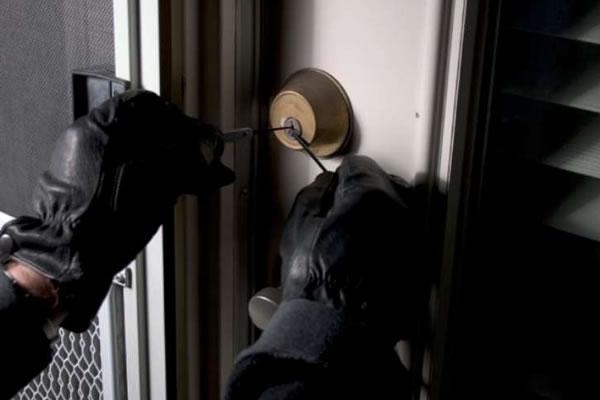 Rubano in una casa in fase di ristrutturazione