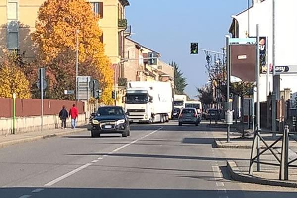 A breve stop ai mezzi pesanti in corso Trieste