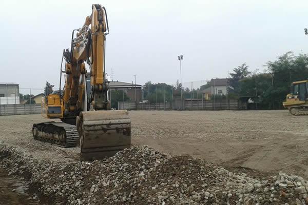 A Cameri quasi pronto il campo da calcio in erba sintetica