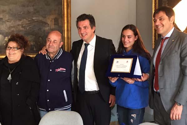 Due promesse dello sport novarese premiate in Municipio