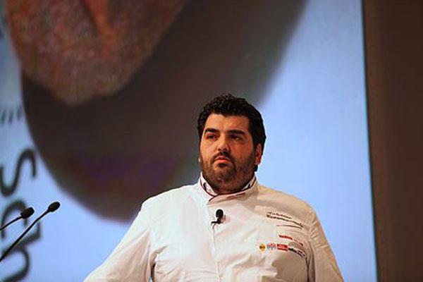 La “battuta” di Gianfranco Capra: “Preferisco l’osteria del laghetto di Casalgiate”